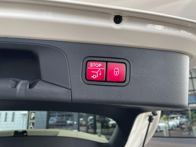 ＧＬＣ ＧＬＣ２２０ｄ　４マチック　ＡＭＧライン　弊社下取車両／メモリー付き電動パワーシート／シートヒーター／ワイヤレスチャージング／３６０°カメラ／４輪駆動車／オートハイビーム／アンビエントライト６４色／ＬＥＤヘッドライト／ハーフレザーシート（33枚目）