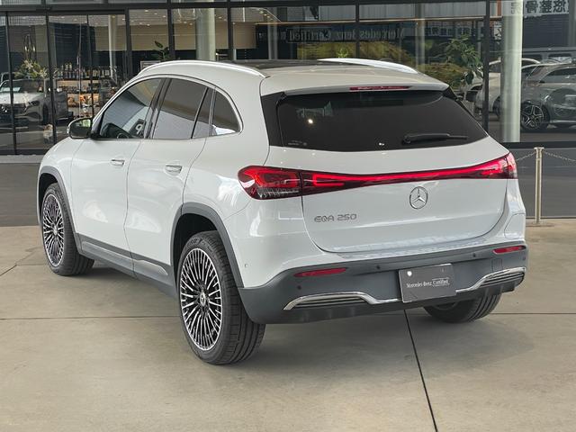 ＥＱＡ ＥＱＡ２５０　ＡＭＧレザーエクスクルーシブパッケージ　弊社下取車両／ＡＭＧレザーエクスクルーシブパッケージ／本革シート／メモリー付き電動パワーシート／シートヒーター／ヘッドアップディスプレイ／パノラミックスライディングルーフ／ワイヤレスチャージング（4枚目）