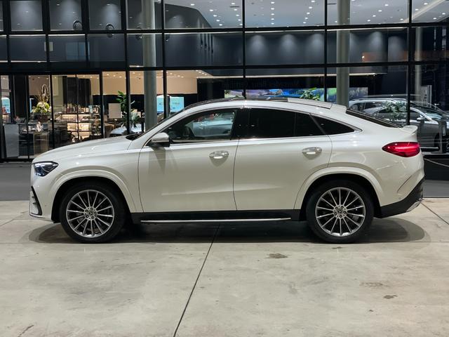 GLE GLE450d 4マチック クーペスポーツ レザーシート シートヒーター シートベンチレーター 360°カメラシステム ヘッドアップディスプレイ ブルメスターサラウンドサウンドシステム パノラミックスライディングルーフ LEDヘッドライト(3枚目)