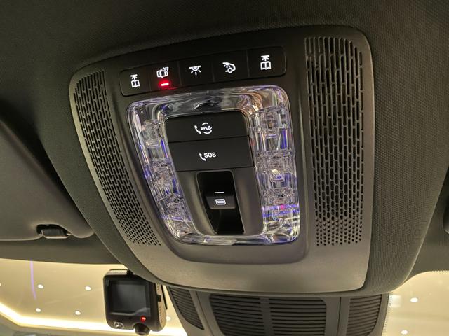 GLE GLE450d 4マチック クーペスポーツ レザーシート シートヒーター シートベンチレーター 360°カメラシステム ヘッドアップディスプレイ ブルメスターサラウンドサウンドシステム パノラミックスライディングルーフ LEDヘッドライト(12枚目)