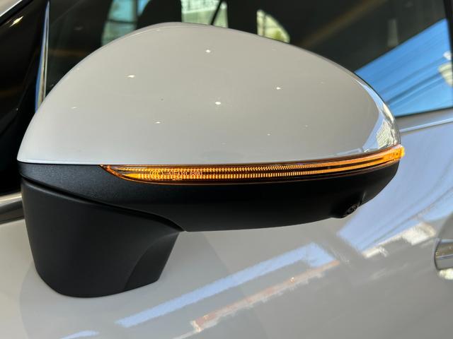 GLC GLC220d 4マチック ドライバーズパッケージ 弊社下取車/ドライバーズパッケージ/レザーエクスクルーシブパッケージ/リアアクスルステアリング/ヘッドアップディスプレイ/360°カメラ/パノラミックスライディングルーフ/純正ドライブレコーダ前後/本(12枚目)