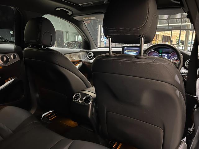 GLC GLC220d 4マチッククーペスポーツ(本革仕様) 弊社下取車/本革使用/ブルメスタースピーカー/メモリー付き電動パワーシート/シートヒーター/純正ドライブレコーダー前/ヘッドアップディスプレイ/アンビエントライト/オートハイビーム/ブラックシート(7枚目)