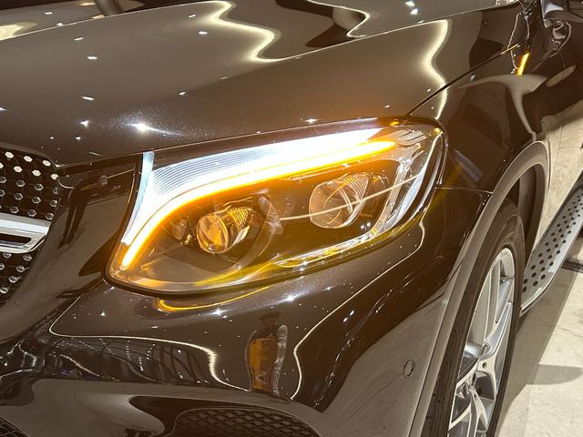 GLC GLC220d 4マチッククーペスポーツ(本革仕様) 弊社下取車/本革使用/ブルメスタースピーカー/メモリー付き電動パワーシート/シートヒーター/純正ドライブレコーダー前/ヘッドアップディスプレイ/アンビエントライト/オートハイビーム/ブラックシート(10枚目)