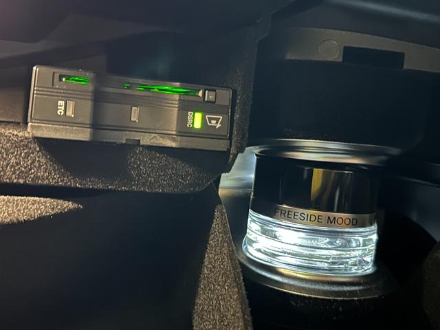 GLC GLC220d 4マチッククーペスポーツ(本革仕様) 弊社下取車/本革使用/ブルメスタースピーカー/メモリー付き電動パワーシート/シートヒーター/純正ドライブレコーダー前/ヘッドアップディスプレイ/アンビエントライト/オートハイビーム/ブラックシート(40枚目)