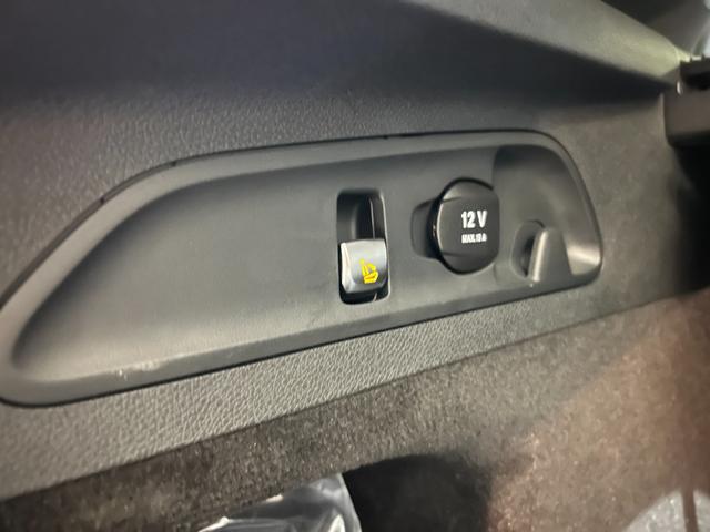 GLC GLC220d 4マチッククーペスポーツ(本革仕様) 弊社下取車/本革使用/ブルメスタースピーカー/メモリー付き電動パワーシート/シートヒーター/純正ドライブレコーダー前/ヘッドアップディスプレイ/アンビエントライト/オートハイビーム/ブラックシート(55枚目)