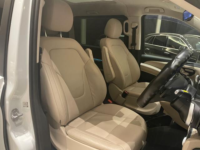 納車前整備はメーカー規定に基づき併設工場で入念に行います。メルセデス・ベンツ指定のツールと技術を用い、メーカーの研修を受けたメカニックがお客様のお車を整備いたします。神奈川運輸支局指定整備工場です。