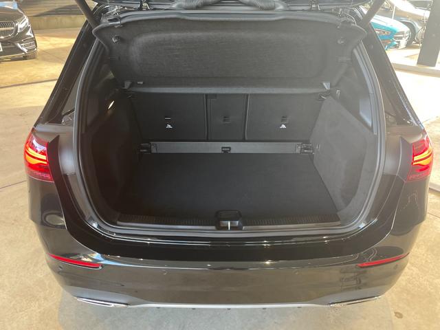 Bクラス B180 AMGレザーエクスクルーシブパッケージ AMGレザーエクスクルーシブパッケージ/アドバンスドパッケージ/360°カメラシステム/パノラミックスライディグルーフ/ヘッドアップディスプレイ/LEDヘッドライト/18インチAMGアルミホイール(17枚目)