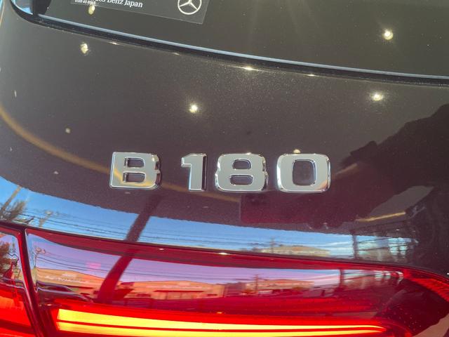 Bクラス B180 AMGレザーエクスクルーシブパッケージ AMGレザーエクスクルーシブパッケージ/アドバンスドパッケージ/360°カメラシステム/パノラミックスライディグルーフ/ヘッドアップディスプレイ/LEDヘッドライト/18インチAMGアルミホイール(22枚目)