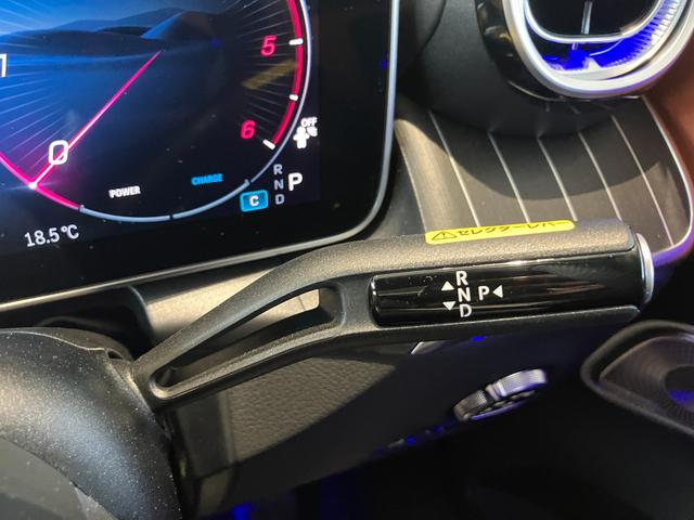 GLC GLC220d 4MクペドライバズP+AMGラインP 弊社デモカー/リアアクスルステアリング/ブラウン本革シート/ヘッドアップディスプレイ/360°カメラ/ブルメスタースピーカー/アンビエントライト/メモリー付き電動パワーシート/シートベンチレーター(12枚目)