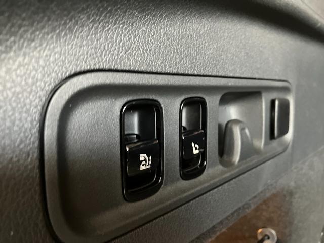 GLC GLC220d 4MクペドライバズP+AMGラインP 弊社デモカー/リアアクスルステアリング/ブラウン本革シート/ヘッドアップディスプレイ/360°カメラ/ブルメスタースピーカー/アンビエントライト/メモリー付き電動パワーシート/シートベンチレーター(38枚目)