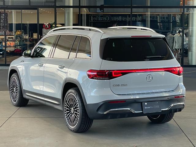 EQB EQB250 AMGレザーエクスクルーシブパッケージ 弊社下取り/電動トランク/360度カメラ/AMGライン/AMGレザーEXP/パノラマサンルーフ/有償カラー/本革シート/純正ドラレコ/シートヒーター/整備記録簿付き/認定中古車保証/HUD/禁煙車(3枚目)