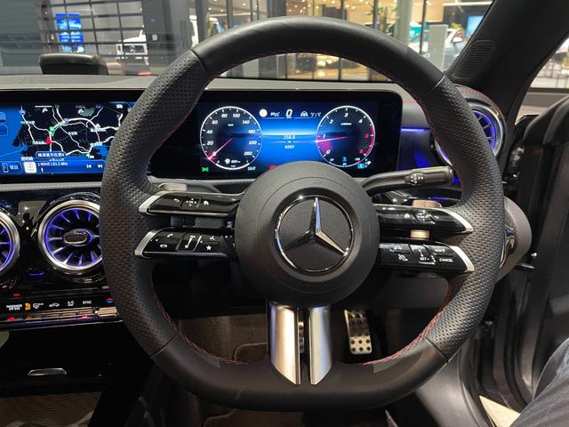 CLAクラス CLA200d AMGラインパッケージ 弊社デモカー/マイナーチェンジ後/純正ドライブレコーダー前/ワイヤレスチャージング/メモリー付き電動パワーシート/シートヒーター/360°カメラ/アンビエントライト64色/オートハイビーム/LEDヘッ(6枚目)