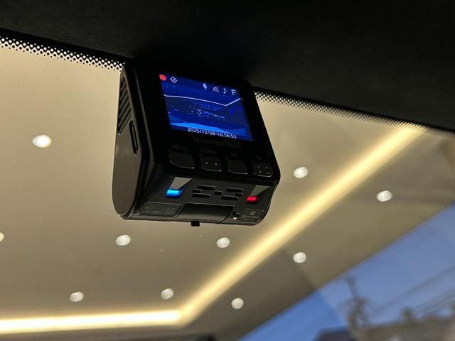 Ｇクラス Ｇ５５０　ＡＭＧライン　弊社下取車両／左ハンドル／ブルメスタースピーカー／アンビエントライト６４色／純正ドライブレコーダー／ダブルエアコン／パノラマサンルーフ／３６０°カメラ／メモリー付き電動シート／シートヒーター／禁煙（22枚目）