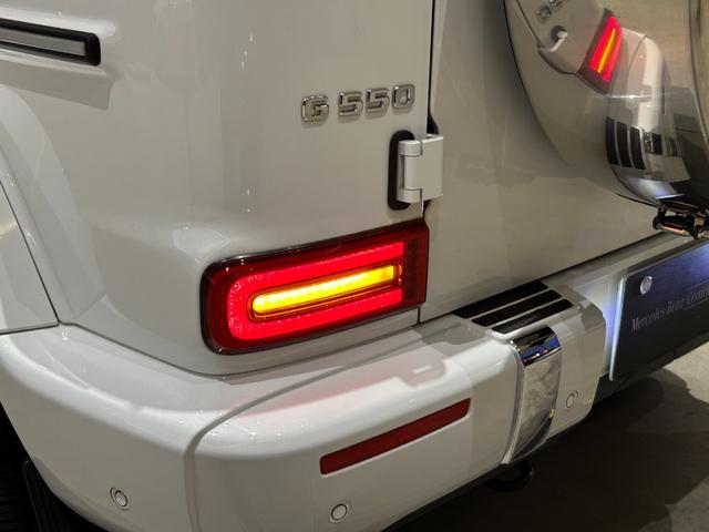 Ｇクラス Ｇ５５０　ＡＭＧライン　弊社下取車両／左ハンドル／ブルメスタースピーカー／アンビエントライト６４色／純正ドライブレコーダー／ダブルエアコン／パノラマサンルーフ／３６０°カメラ／メモリー付き電動シート／シートヒーター／禁煙（30枚目）
