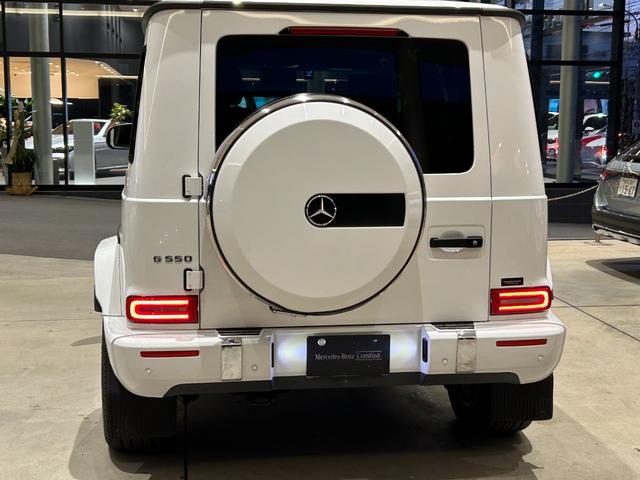 Ｇクラス Ｇ５５０　ＡＭＧライン　弊社下取車両／左ハンドル／ブルメスタースピーカー／アンビエントライト６４色／純正ドライブレコーダー／ダブルエアコン／パノラマサンルーフ／３６０°カメラ／メモリー付き電動シート／シートヒーター／禁煙（33枚目）