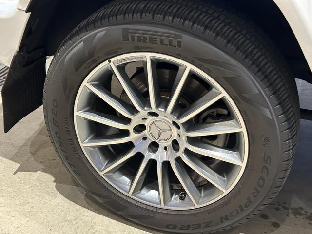 Ｇクラス Ｇ５５０　ＡＭＧライン　弊社下取車両／左ハンドル／ブルメスタースピーカー／アンビエントライト６４色／純正ドライブレコーダー／ダブルエアコン／パノラマサンルーフ／３６０°カメラ／メモリー付き電動シート／シートヒーター／禁煙（40枚目）