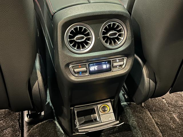 Ｇクラス Ｇ５５０　ＡＭＧライン　弊社下取車両／左ハンドル／ブルメスタースピーカー／アンビエントライト６４色／純正ドライブレコーダー／ダブルエアコン／パノラマサンルーフ／３６０°カメラ／メモリー付き電動シート／シートヒーター／禁煙（48枚目）