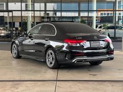 納車前整備はメーカー規定に基づき併設工場で入念に行います。メルセデス・ベンツ指定のツールと技術を用い、メーカーの研修を受けたメカニックがお客様のお車を整備いたします。神奈川運輸支局指定整備工場です。 4