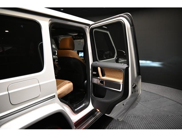Ｇクラス Ｇ４５０ｄ　ＡＭＧラインパッケージ　ＭＡＮＵＦＡＫＴＵＲロゴパッケージ　ＭＡＮＩＦＡＫＴＵＲプログラム・プラス　ブラウンレザーシート　純正ドライブレコーダー前後付き（56枚目）