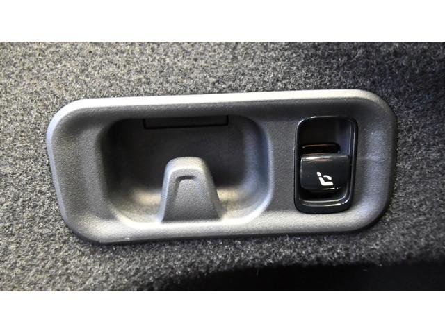 Ｅクラス Ｅ２２０ｄ　アバンギャルド　ＡＭＧラインパッケージ　アドバンスドＰＫＧ　パノラミックスライディングルーフ　弊社新車デモカー　純正ドライブレコーダー付き（62枚目）