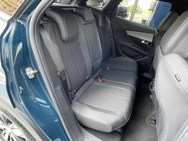 ３００８ ＧＴ　新車保証継承　パノラミックサンルーフ　ＥＴＣ　レーンアシスト　スマートキ－　衝突軽減ブレーキ　ハンズフリーテールゲート　アクティブクルーズコントロール　レーンキープアシスト（9枚目）
