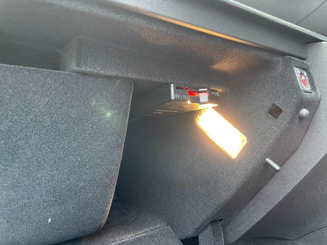 ３００８ ＧＴ　新車保証継承　パノラミックサンルーフ　ＥＴＣ　レーンアシスト　スマートキ－　衝突軽減ブレーキ　ハンズフリーテールゲート　アクティブクルーズコントロール　レーンキープアシスト（23枚目）