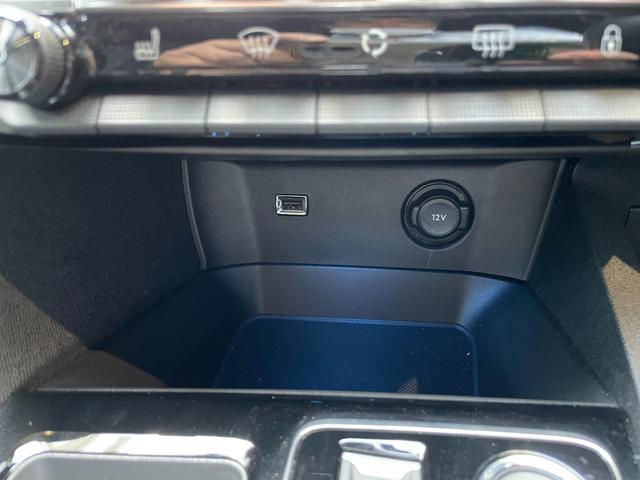 ３００８ ＧＴ　新車保証継承　パノラミックサンルーフ　ＥＴＣ　レーンアシスト　スマートキ－　衝突軽減ブレーキ　ハンズフリーテールゲート　アクティブクルーズコントロール　レーンキープアシスト（24枚目）