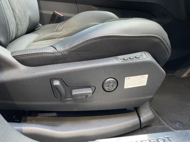 ３００８ ＧＴ　ブルーＨＤｉ　専用ナビゲーション　ＥＴＣ　レーンキープアシスト　スマートキ－　衝突軽減ブレーキ　ハンズフリーテールゲート　アクティブクルーズコントロール　バックモニター　障害物センサー（28枚目）