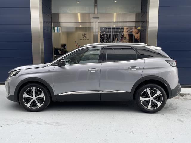 ３００８ ＧＴ　エグゼクティブエディション　ブラックナッパレザーシート　２２５／５５　Ｒ１８タイヤ　１２０台限定販売　３６０°ビジョン付きパークアシスト　１．６Ｌ　直列４気筒ターボエンジン　フルＬＥＤヘッドライト　スタティックコーナリングライト（6枚目）