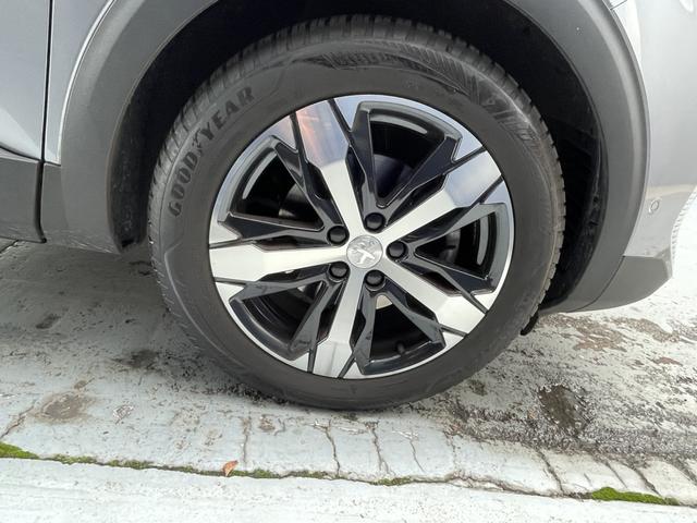 ３００８ ＧＴ　エグゼクティブエディション　ブラックナッパレザーシート　２２５／５５　Ｒ１８タイヤ　１２０台限定販売　３６０°ビジョン付きパークアシスト　１．６Ｌ　直列４気筒ターボエンジン　フルＬＥＤヘッドライト　スタティックコーナリングライト（30枚目）