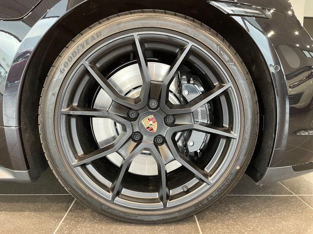 タイカン タイカンGTS 認中/左ハンドル/後期モデル/パノラマルーフ/21インチスパイダーAW/リアアクスルステアリング/GTSインテリアPKG/HDマトリクスヘッドライト/アクティブレーンキープ/PSCBハイグロス塗装(9枚目)