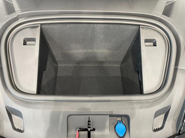 タイカン タイカンGTS 認中/左ハンドル/後期モデル/パノラマルーフ/21インチスパイダーAW/リアアクスルステアリング/GTSインテリアPKG/HDマトリクスヘッドライト/アクティブレーンキープ/PSCBハイグロス塗装(11枚目)