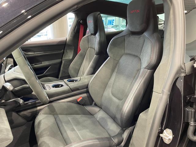 タイカン タイカンGTS 認中/左ハンドル/後期モデル/パノラマルーフ/21インチスパイダーAW/リアアクスルステアリング/GTSインテリアPKG/HDマトリクスヘッドライト/アクティブレーンキープ/PSCBハイグロス塗装(15枚目)