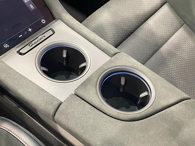 タイカン タイカンGTS 認中/左ハンドル/後期モデル/パノラマルーフ/21インチスパイダーAW/リアアクスルステアリング/GTSインテリアPKG/HDマトリクスヘッドライト/アクティブレーンキープ/PSCBハイグロス塗装(31枚目)