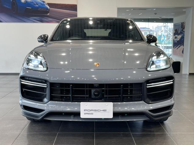 カイエンクーペ カイエンターボGT クーペ 認中/GTインテリアパッケージ/ソフトクローズドア/BOSEサウンドシステム/アクティブレーンキープ 4WD バックカメラ ハーフレザーシート サンルーフ 全周囲カメラ 電動リアゲート シートヒーター(6枚目)