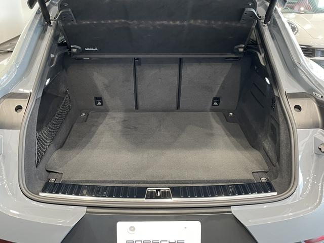 カイエンクーペ カイエンターボGT クーペ 認中/GTインテリアパッケージ/ソフトクローズドア/BOSEサウンドシステム/アクティブレーンキープ 4WD バックカメラ ハーフレザーシート サンルーフ 全周囲カメラ 電動リアゲート シートヒーター(12枚目)