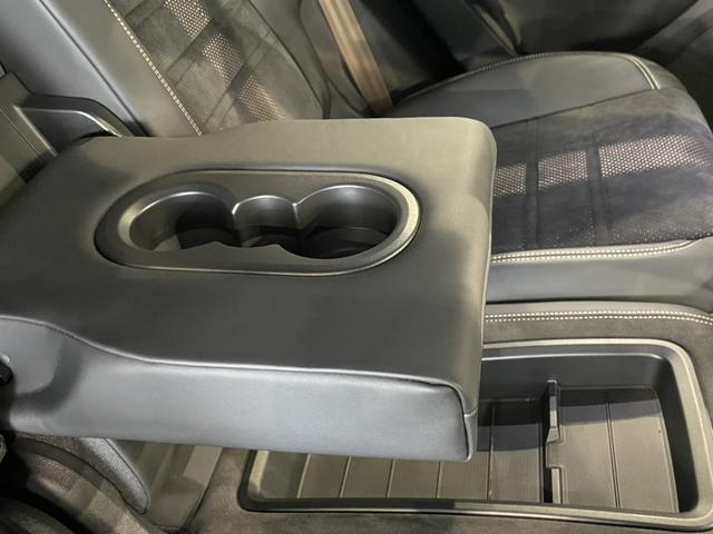 カイエンクーペ カイエンターボGT クーペ 認中/GTインテリアパッケージ/ソフトクローズドア/BOSEサウンドシステム/アクティブレーンキープ 4WD バックカメラ ハーフレザーシート サンルーフ 全周囲カメラ 電動リアゲート シートヒーター(18枚目)