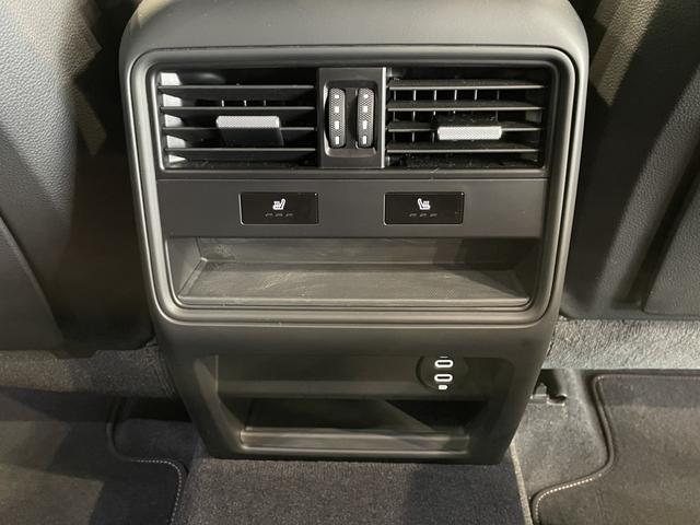 カイエンクーペ カイエンターボGT クーペ 認中/GTインテリアパッケージ/ソフトクローズドア/BOSEサウンドシステム/アクティブレーンキープ 4WD バックカメラ ハーフレザーシート サンルーフ 全周囲カメラ 電動リアゲート シートヒーター(19枚目)