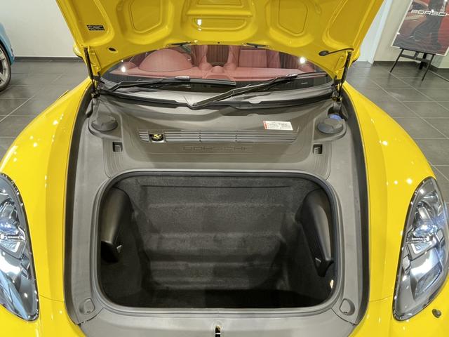 718ボクスター 718ボクスターGTS 4.0 認中/PASMスポーツ/スポーツエグゾースト/スポーツクロノ/LEDヘッドライト/フルレザー/ACC/レーンチェンジアシスト/オートエアコン/ドアレバー&ルーフハイグロスブラック(7枚目)