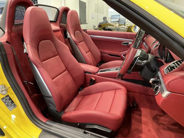 718ボクスター 718ボクスターGTS 4.0 認中/PASMスポーツ/スポーツエグゾースト/スポーツクロノ/LEDヘッドライト/フルレザー/ACC/レーンチェンジアシスト/オートエアコン/ドアレバー&ルーフハイグロスブラック(14枚目)