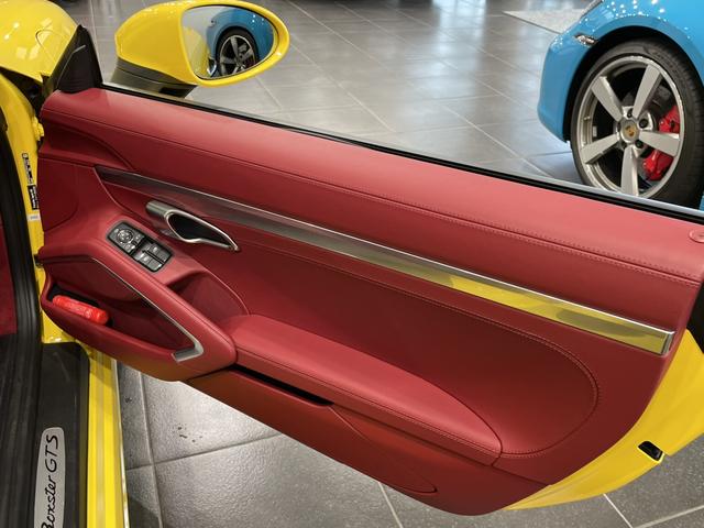 718ボクスター 718ボクスターGTS 4.0 認中/PASMスポーツ/スポーツエグゾースト/スポーツクロノ/LEDヘッドライト/フルレザー/ACC/レーンチェンジアシスト/オートエアコン/ドアレバー&ルーフハイグロスブラック(16枚目)