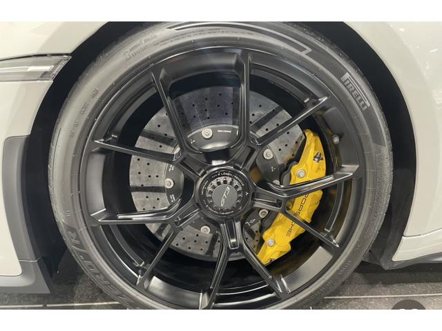 911 911GT3 認定中古車/クロノパッケージ/クラブスポーツPKG/フルバケットシート/PCCB/フロントリフト/カーボンルーフ/LEDヘッドライト(PDLS)/ティンテッドテールレンズ(16枚目)