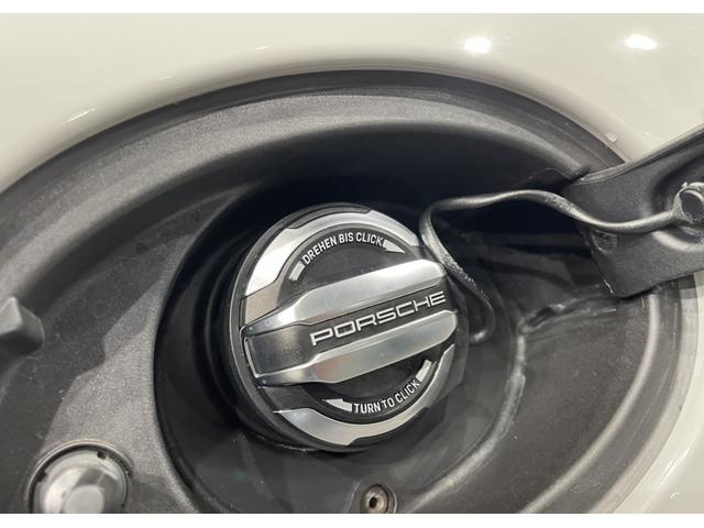 911 911GT3 認定中古車/クロノパッケージ/クラブスポーツPKG/フルバケットシート/PCCB/フロントリフト/カーボンルーフ/LEDヘッドライト(PDLS)/ティンテッドテールレンズ(21枚目)