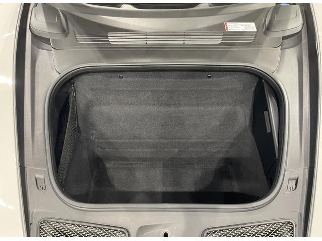 911 911GT3 認定中古車/クロノパッケージ/クラブスポーツPKG/フルバケットシート/PCCB/フロントリフト/カーボンルーフ/LEDヘッドライト(PDLS)/ティンテッドテールレンズ(22枚目)