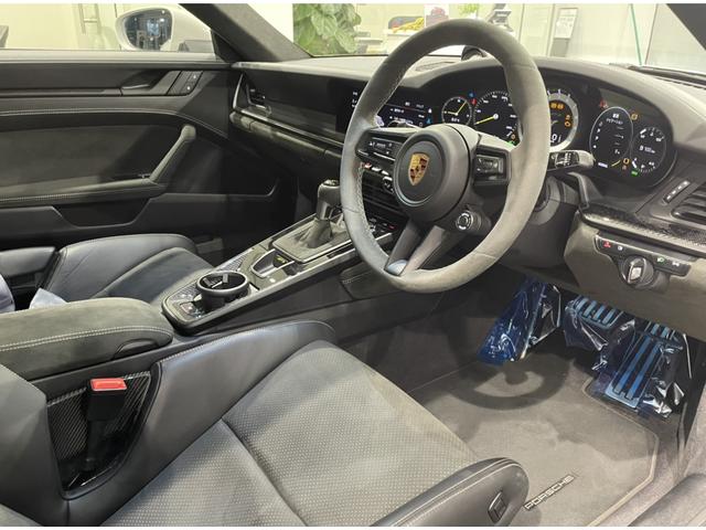 911 911GT3 認定中古車/クロノパッケージ/クラブスポーツPKG/フルバケットシート/PCCB/フロントリフト/カーボンルーフ/LEDヘッドライト(PDLS)/ティンテッドテールレンズ(24枚目)