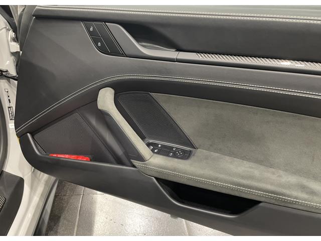 911 911GT3 認定中古車/クロノパッケージ/クラブスポーツPKG/フルバケットシート/PCCB/フロントリフト/カーボンルーフ/LEDヘッドライト(PDLS)/ティンテッドテールレンズ(28枚目)