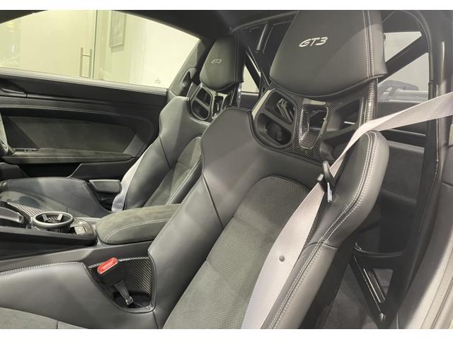 911 911GT3 認定中古車/クロノパッケージ/クラブスポーツPKG/フルバケットシート/PCCB/フロントリフト/カーボンルーフ/LEDヘッドライト(PDLS)/ティンテッドテールレンズ(33枚目)