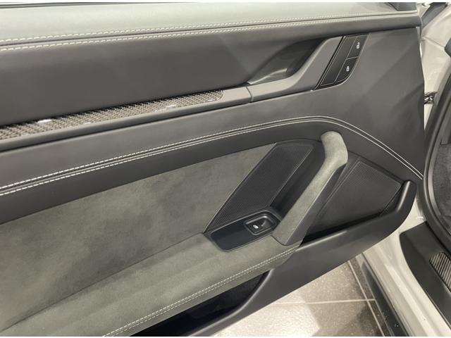 911 911GT3 認定中古車/クロノパッケージ/クラブスポーツPKG/フルバケットシート/PCCB/フロントリフト/カーボンルーフ/LEDヘッドライト(PDLS)/ティンテッドテールレンズ(37枚目)