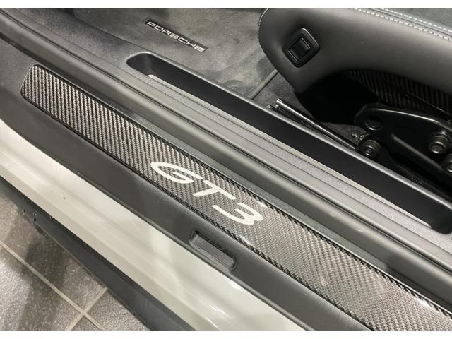 911 911GT3 認定中古車/クロノパッケージ/クラブスポーツPKG/フルバケットシート/PCCB/フロントリフト/カーボンルーフ/LEDヘッドライト(PDLS)/ティンテッドテールレンズ(38枚目)