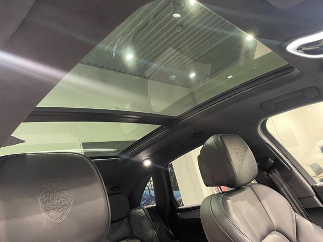 PORSCHE MACAN MACAN TURBO